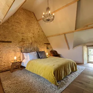 maison-typique-bretonne-avec-toit-de-chaume.inbrittany.com/